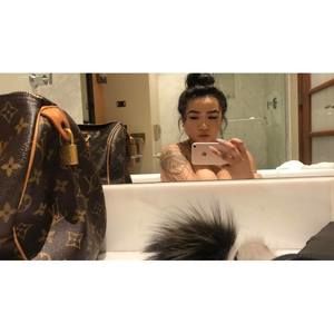 Meet your Posher, Hannah